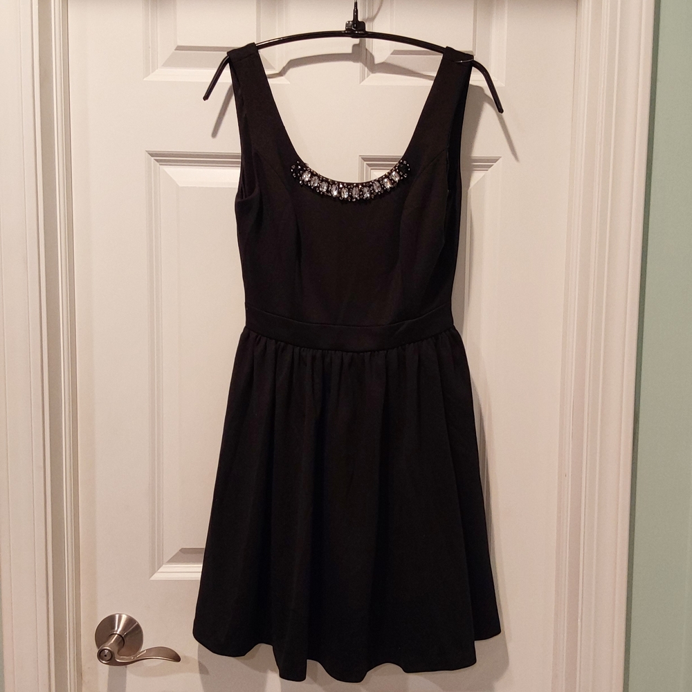 Princess Vera Wang Party Deesa. Black Embellished Jewels At Neckline Mini Dress